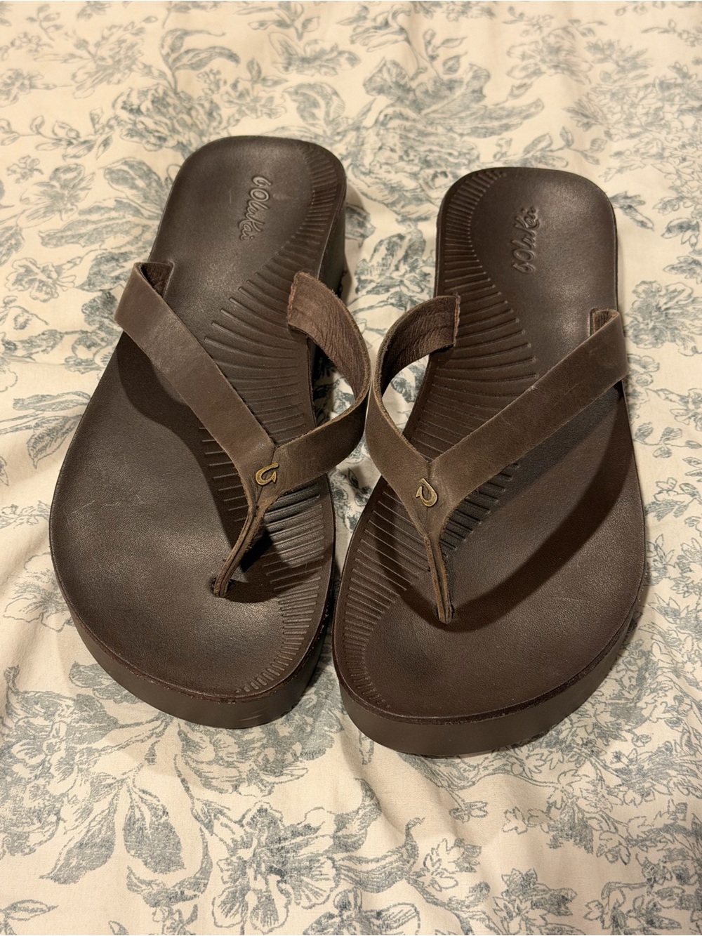 OluKai Ao Loa Brown Leather Platform Flip Flops Sandals Size 10